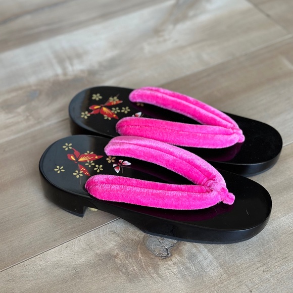 Authentic Japanese Wooden Geta Sandals - Women Kimono Shoes Slippers - Picture 4 of 5